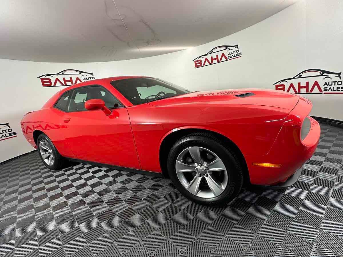 Used 2020 Dodge Challenger SXT RWD image 12