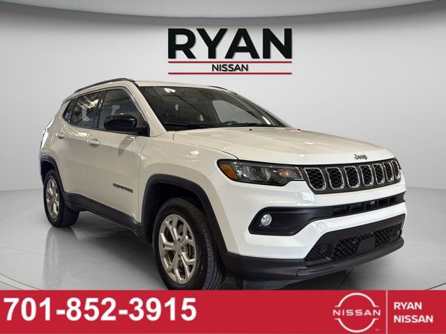 Used 2024 Jeep Compass Latitude image 10