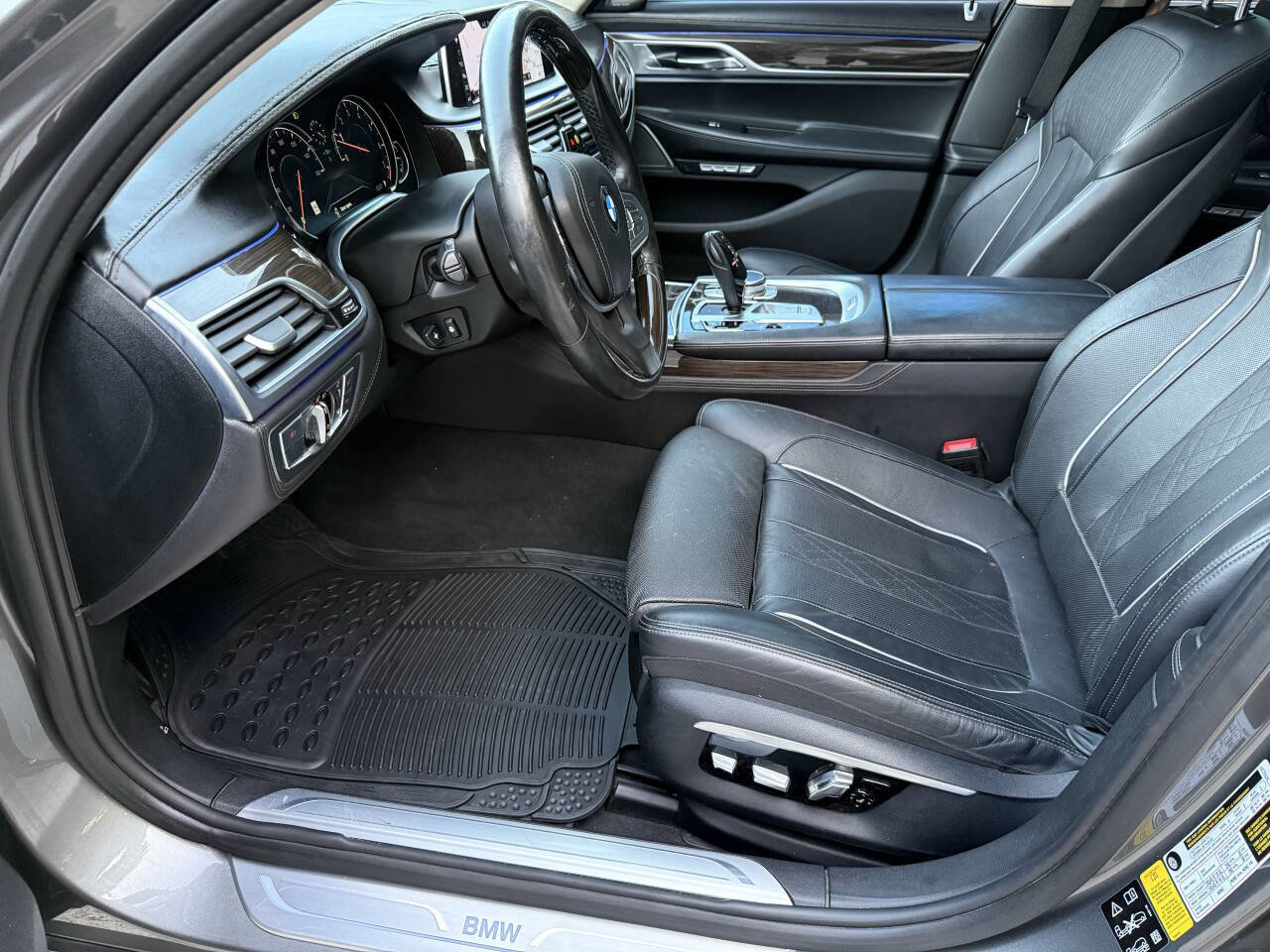Used 2016 BMW 750i xDrive image 19