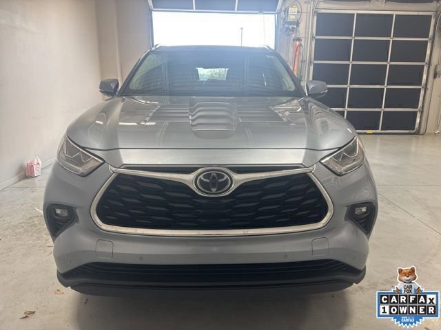 Used 2021 Toyota Highlander Limited image 2
