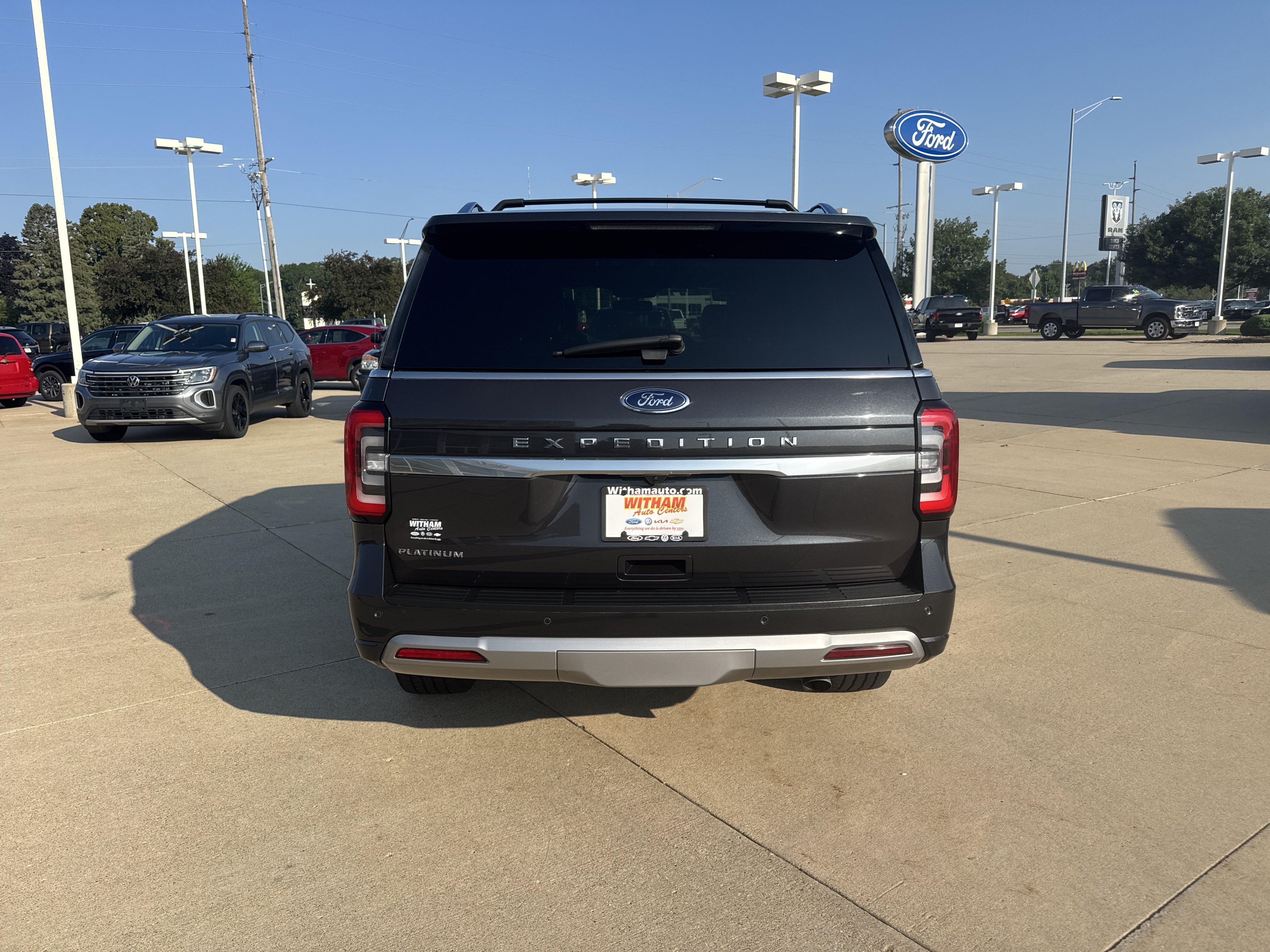 Used 2023 Ford Expedition Platinum AWD/4WD image 5