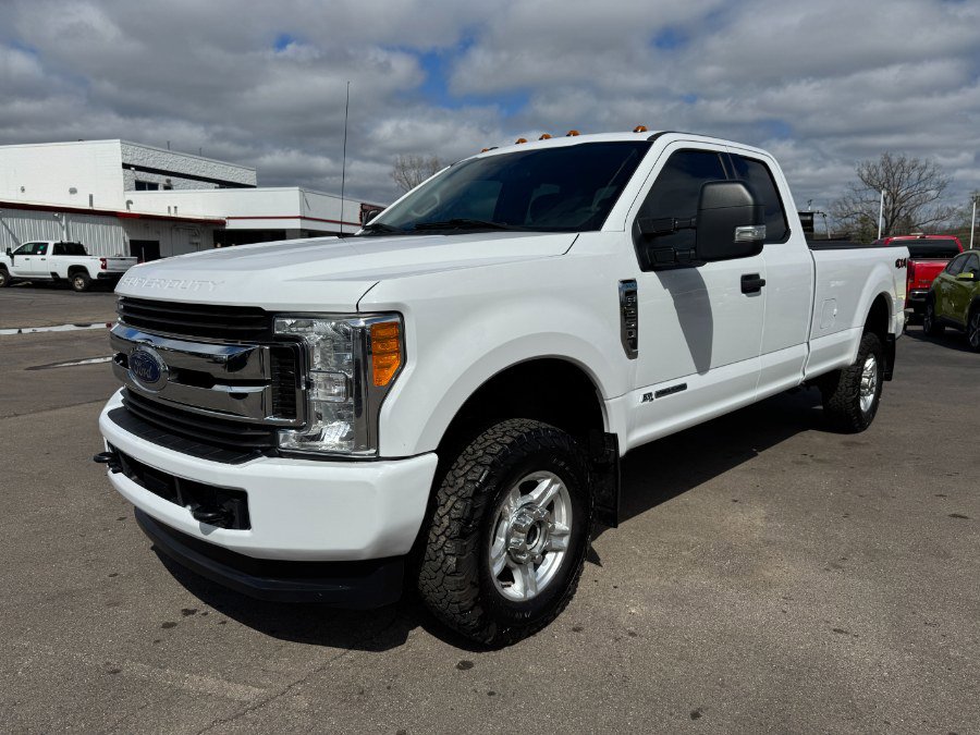 Used 2017 Ford F250 XLT AWD/4WD image 1