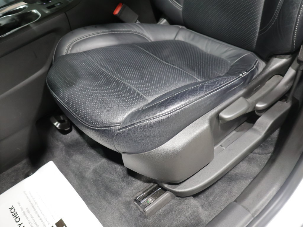 Used 2022 Chevrolet Traverse LS AWD/4WD image 11