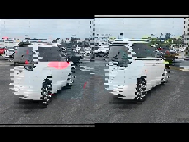 Used 2021 Chrysler Voyager Lxi image 8