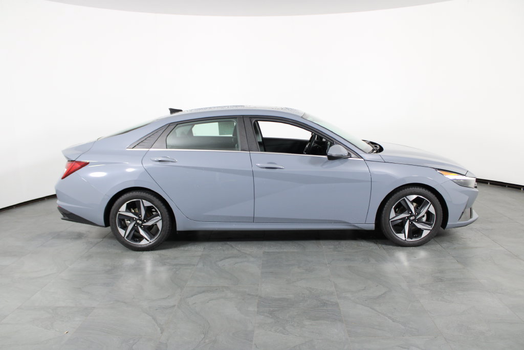 Used 2023 Hyundai Elantra Limited FWD image 12