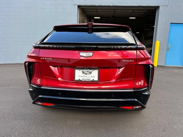 New 2026 Cadillac Lyriq Premium Luxury w/ LPO, Floor Liner Package AWD/4WD image 4