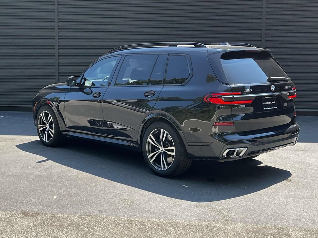 Used 2025 BMW X7 M60i w/ Climate Comfort Package AWD/4WD image 3