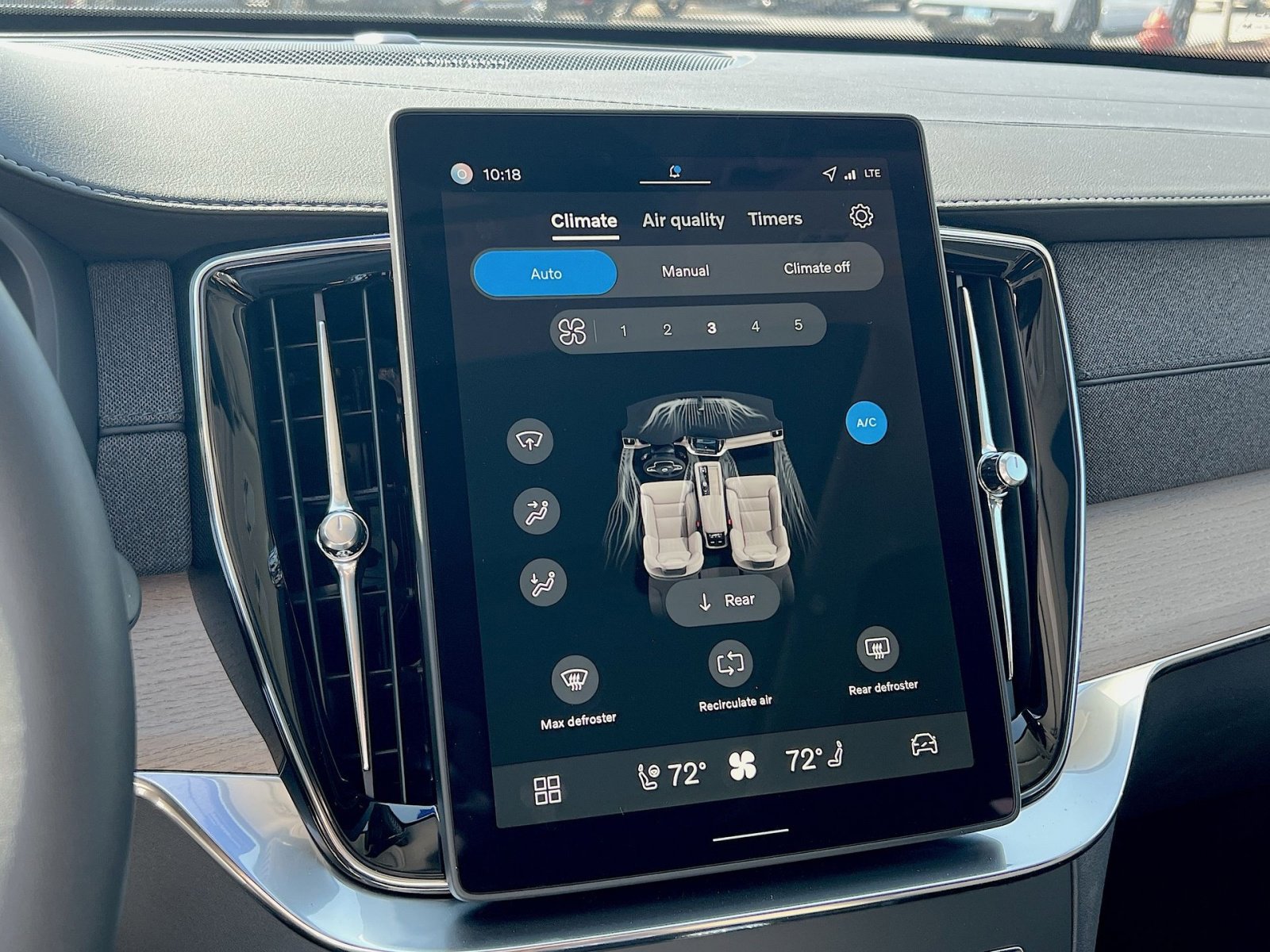 New 2026 Volvo XC90 B6 Plus w/ Protection Package Premier image 21