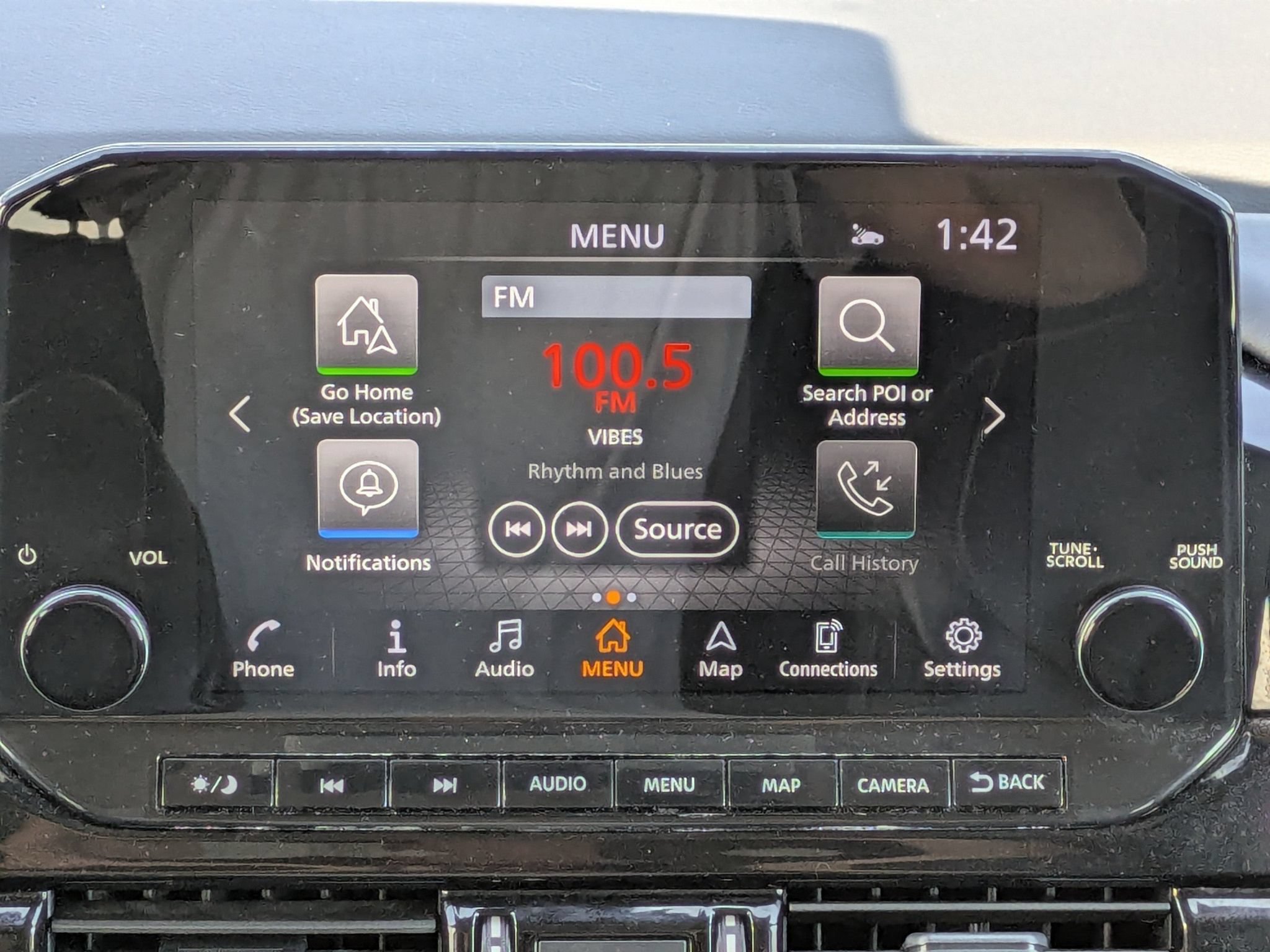 Certified 2025 Nissan Pathfinder SL FWD image 19
