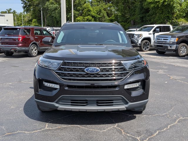 Used 2021 Ford Explorer XLT w/ Equipment Group 202A image 3