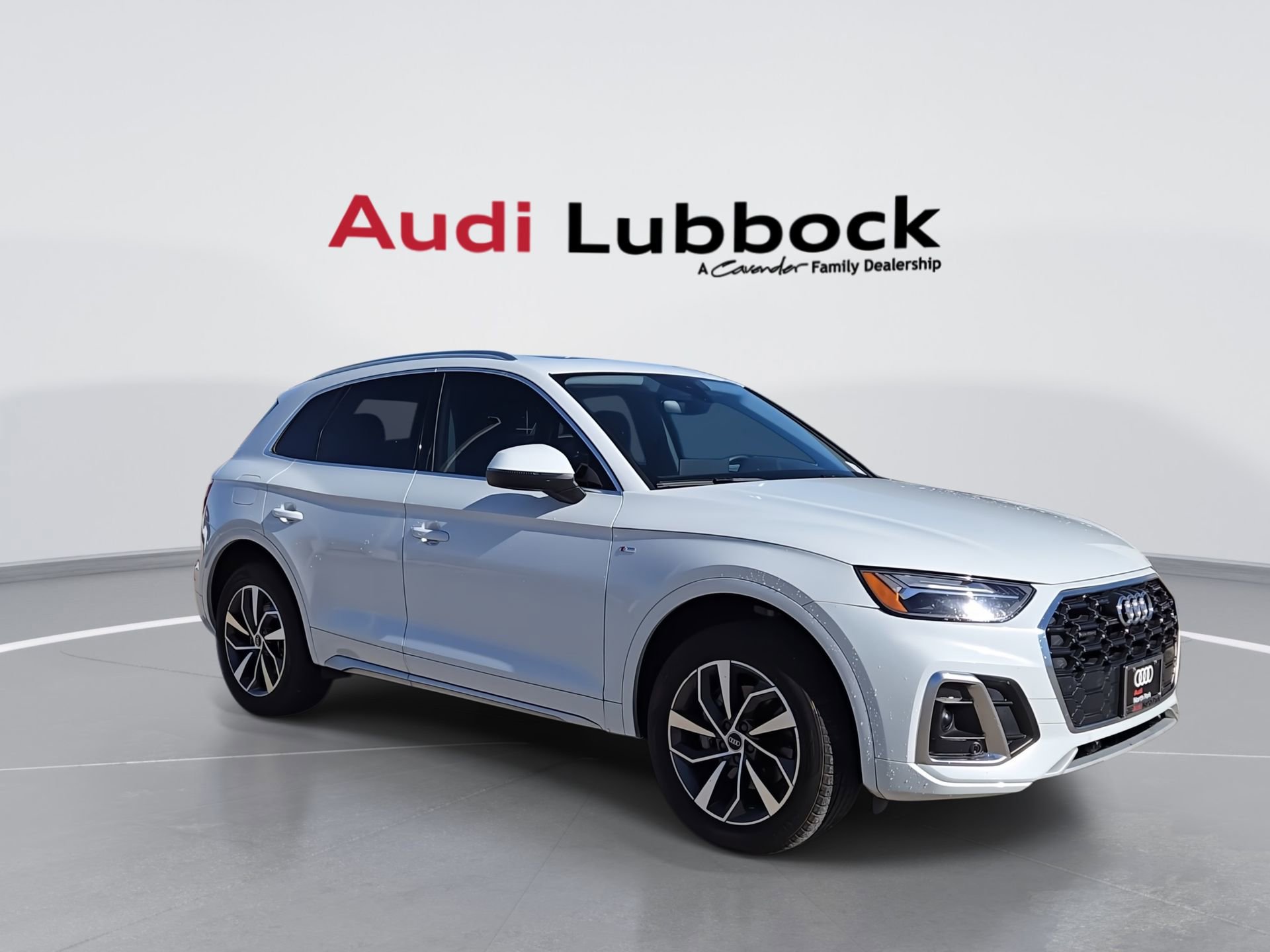 Certified 2024 Audi Q5 2.0T Premium w/ Convenience Package image 2