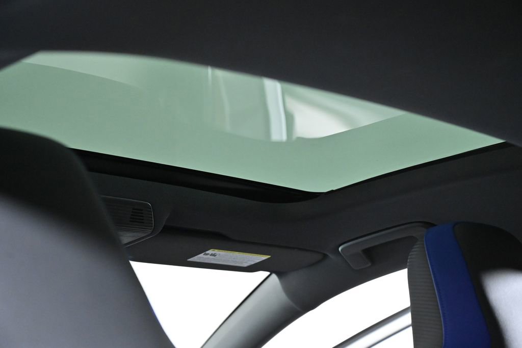 Used 2024 Volkswagen Golf R image 35