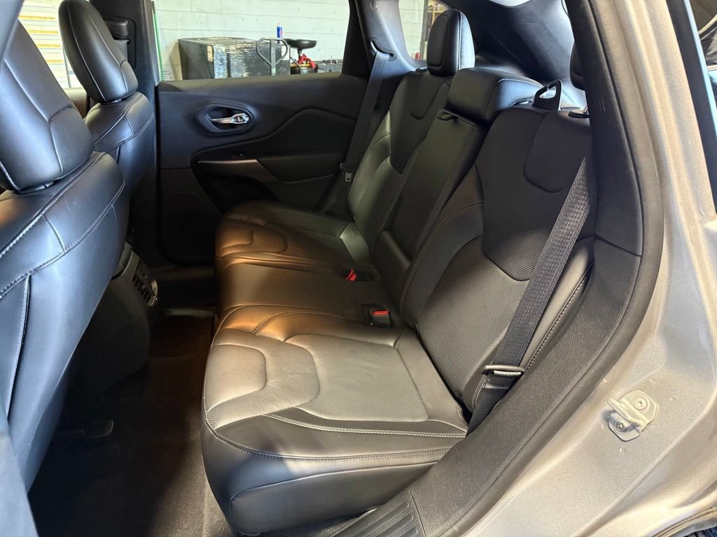 Certified 2020 Jeep Cherokee Limited AWD/4WD image 28