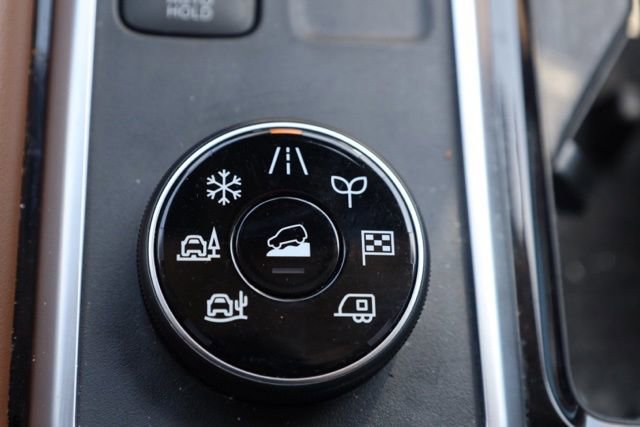 Used 2023 Nissan Pathfinder Platinum image 32