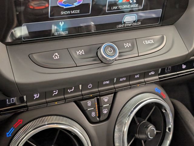 Used 2018 Chevrolet Camaro SS image 35