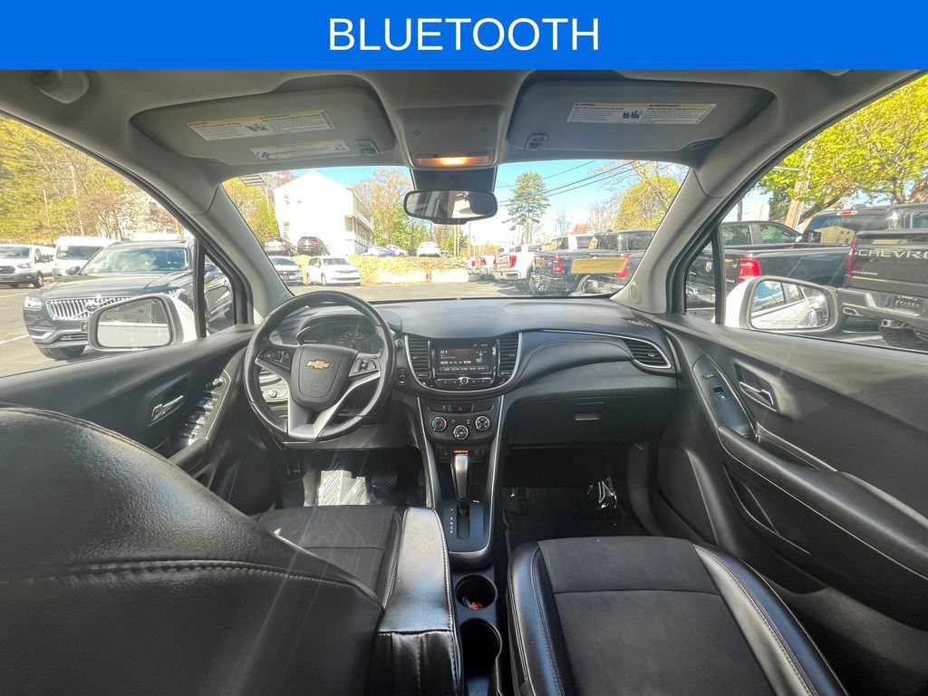 Used 2017 Chevrolet Trax LT w/ LT Convenience Package AWD/4WD image 4