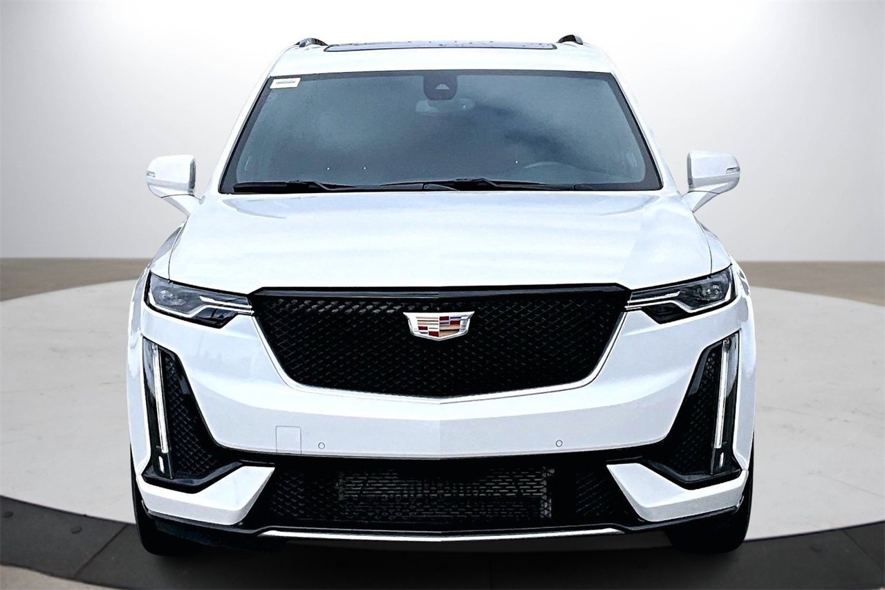 Used 2024 Cadillac XT6 Sport image 3