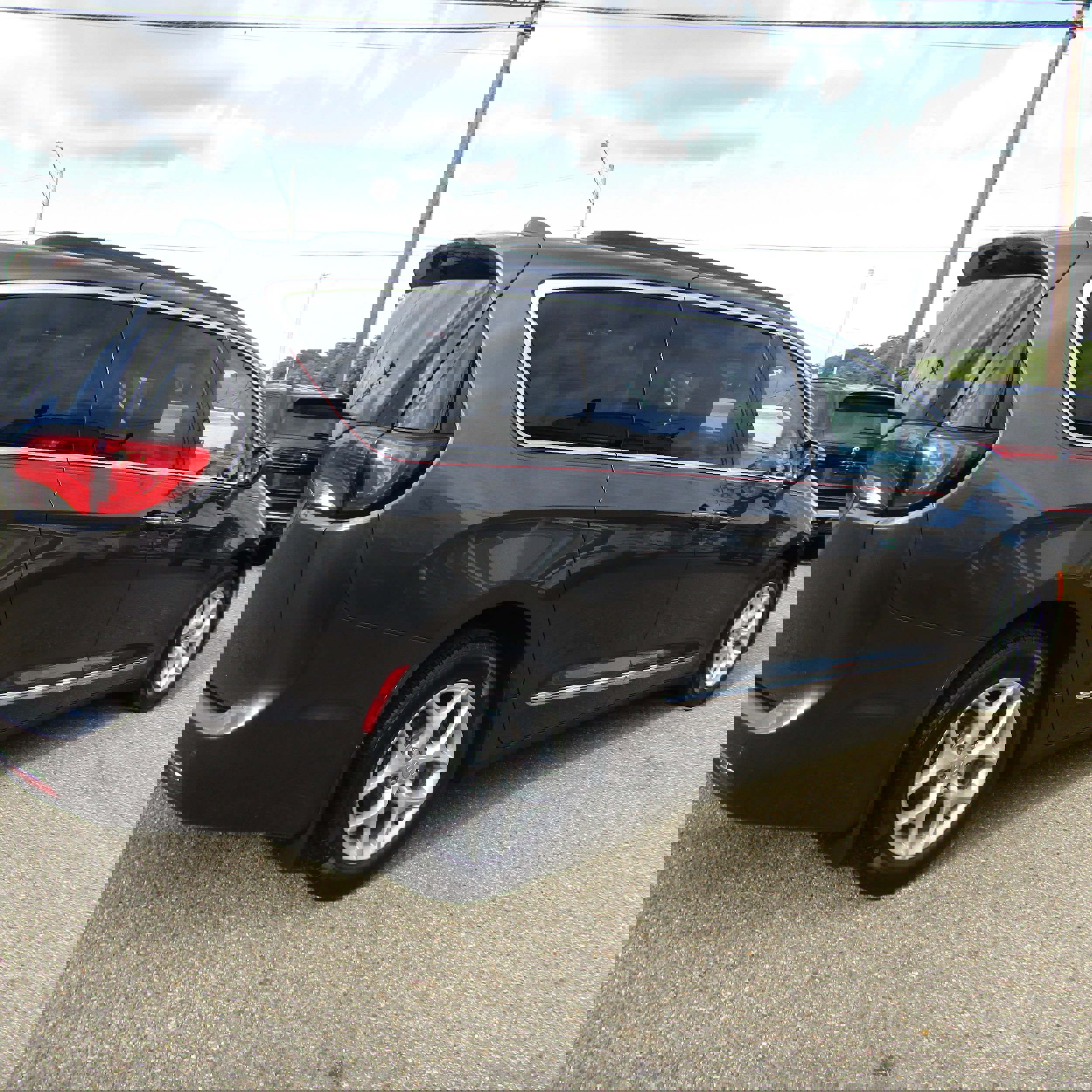 Used 2010 Chrysler Town & Country LX image 7