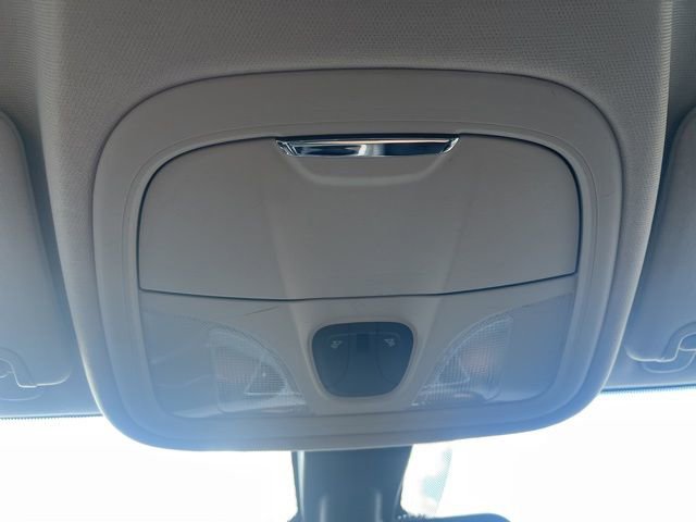 Used 2015 Chrysler 200 Limited w/ Spring Special Group image 30