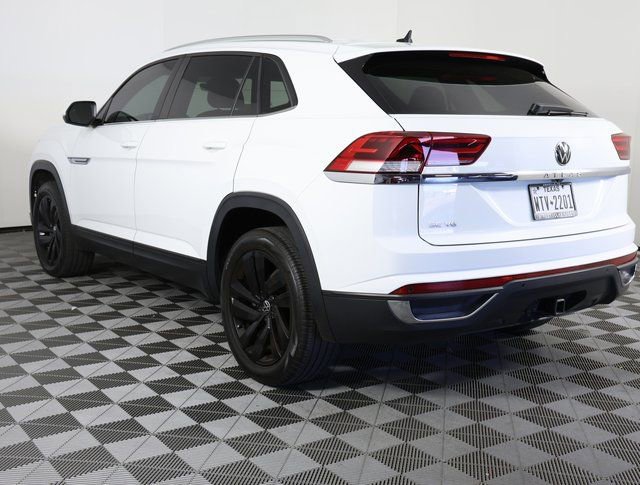 Used 2023 Volkswagen Atlas Cross Sport SE image 3
