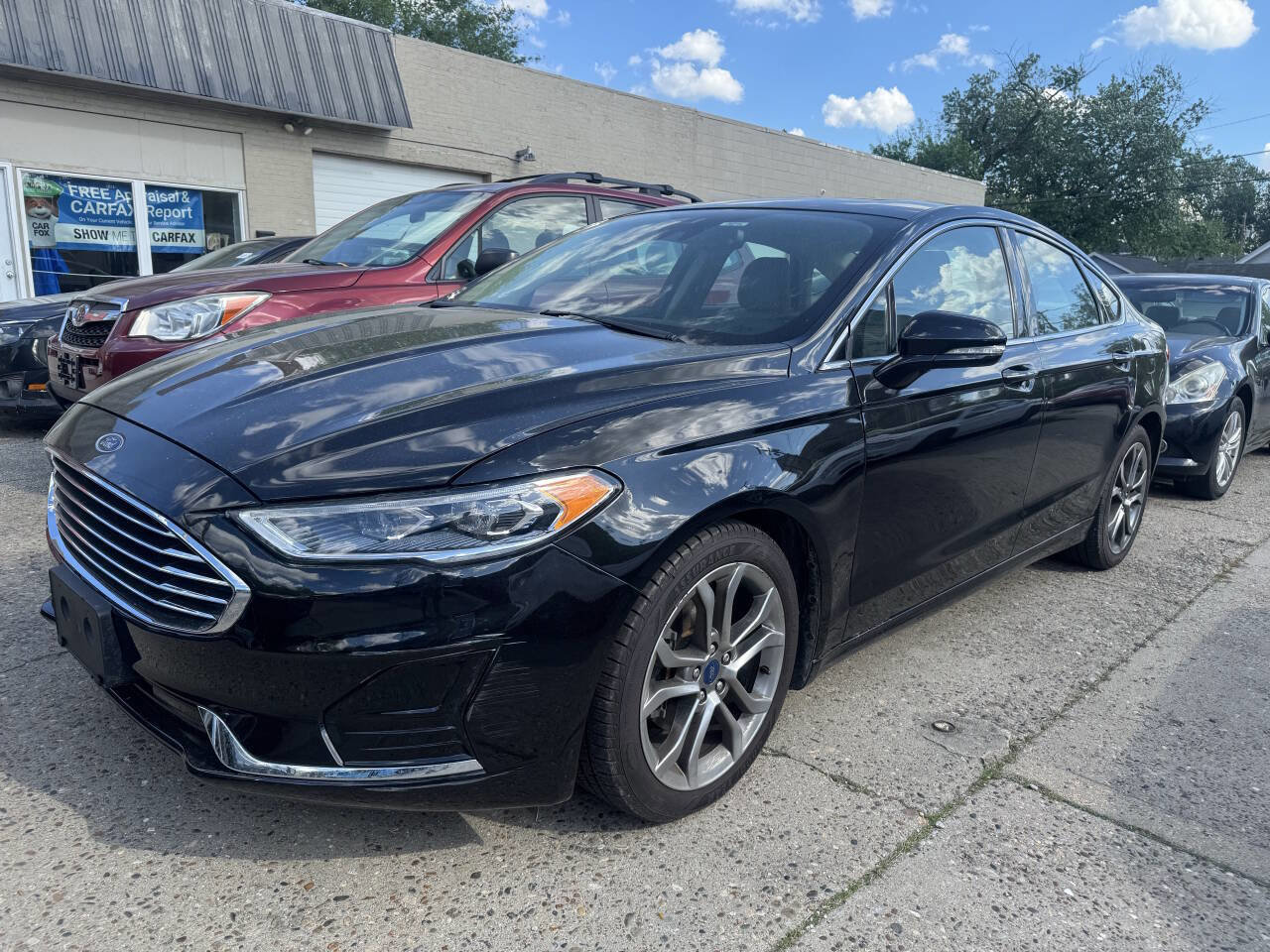 Used 2019 Ford Fusion SEL FWD image 2