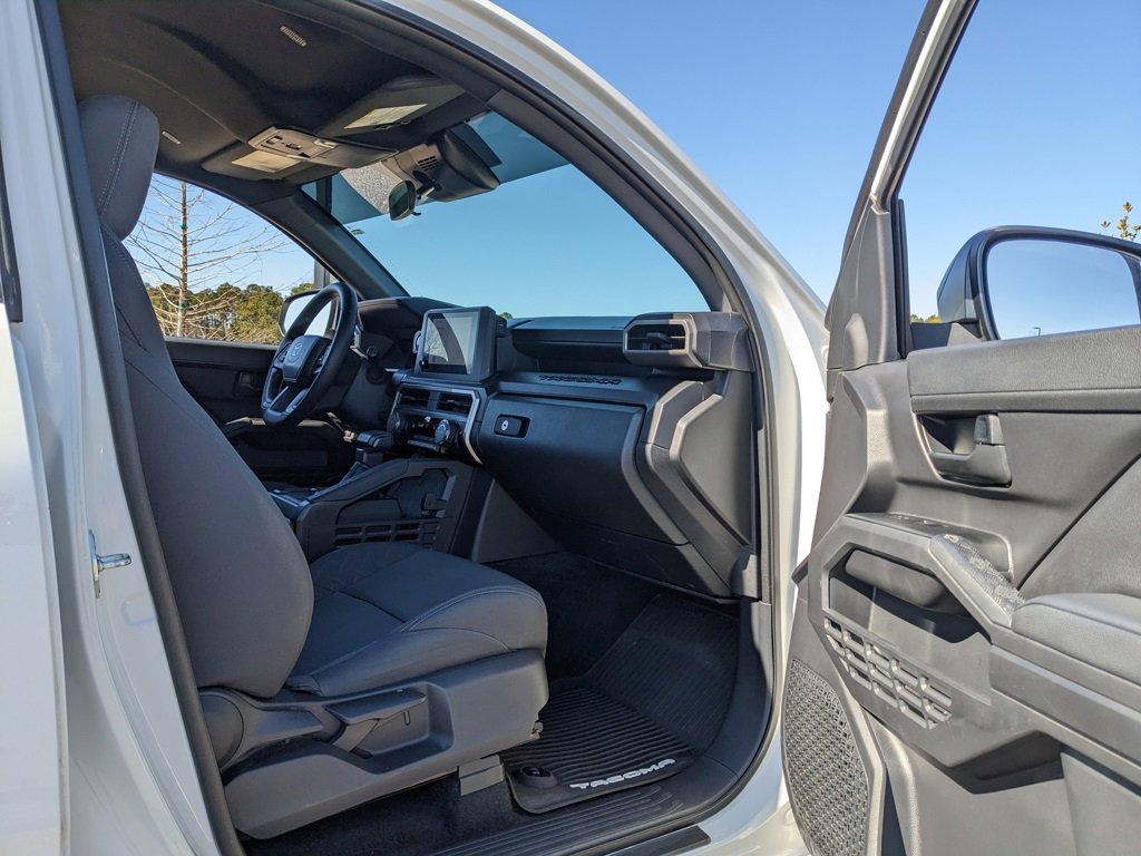 Used 2024 Toyota Tacoma SR image 31