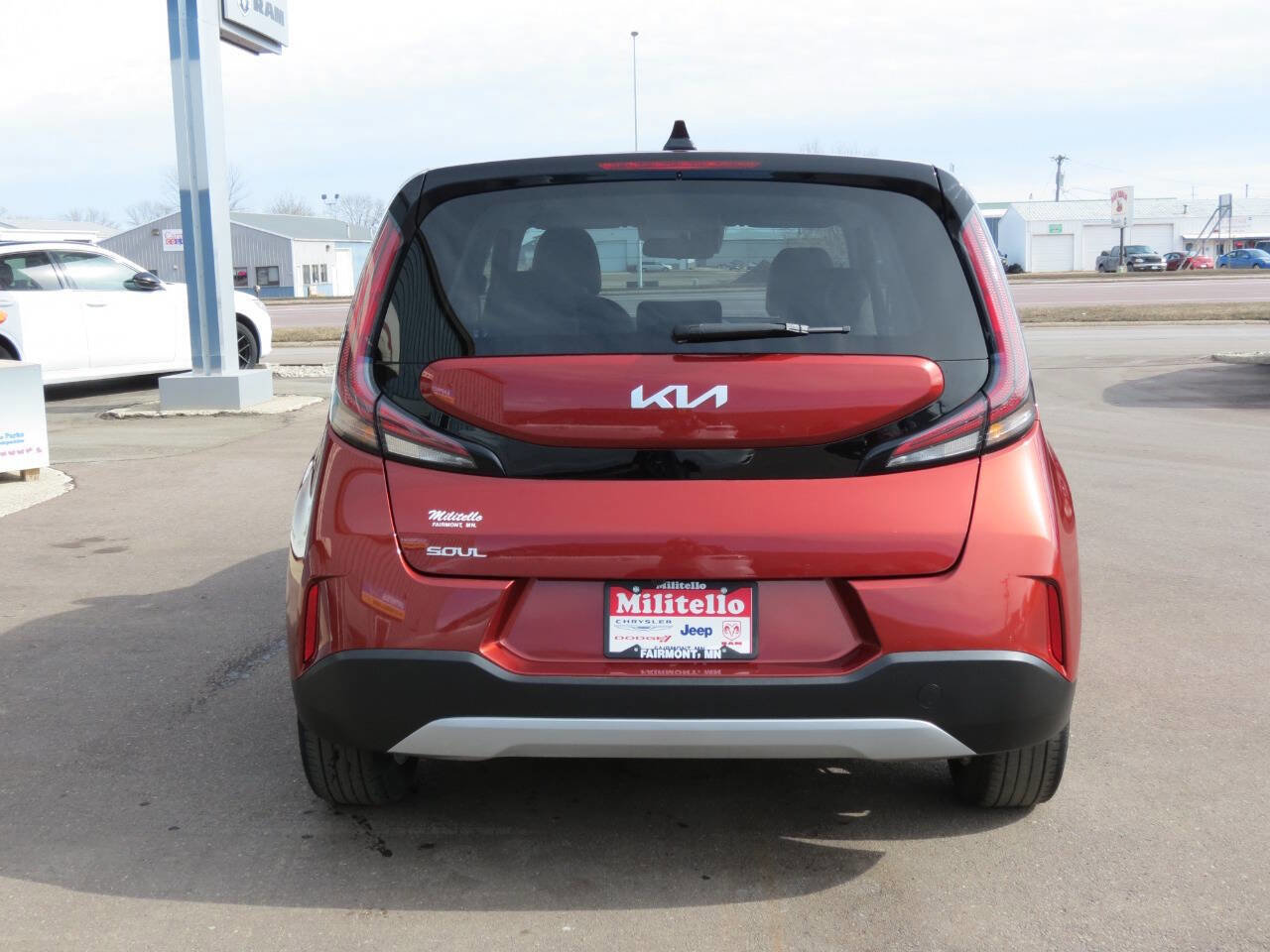 Used 2023 Kia Soul LX w/ LX Technology Package image 5