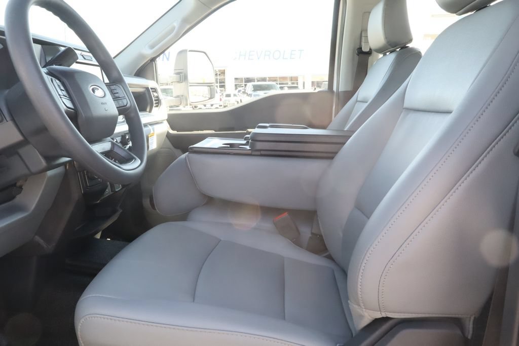 New 2026 Ford F550 4x4 Crew Cab image 19