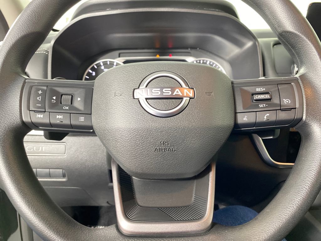 Used 2025 Nissan Rogue S image 11