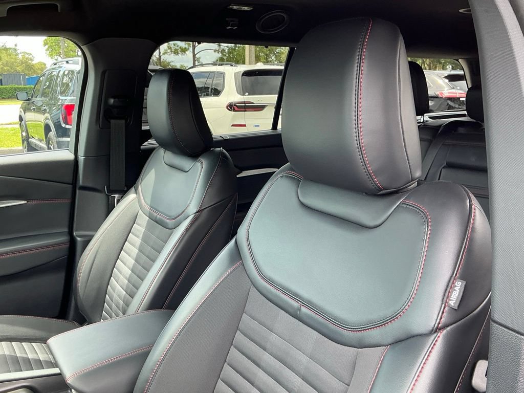 Used 2025 Ford Explorer ST-Line w/ Premium Package RWD image 25