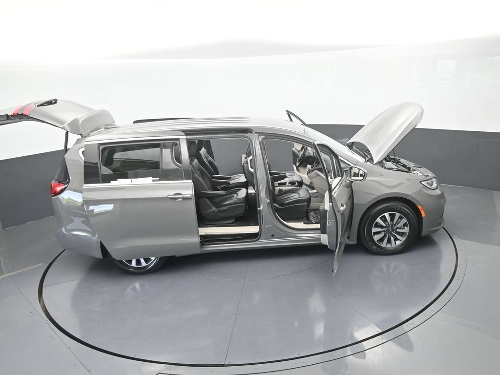 Used 2022 Chrysler Pacifica Touring-L FWD image 73