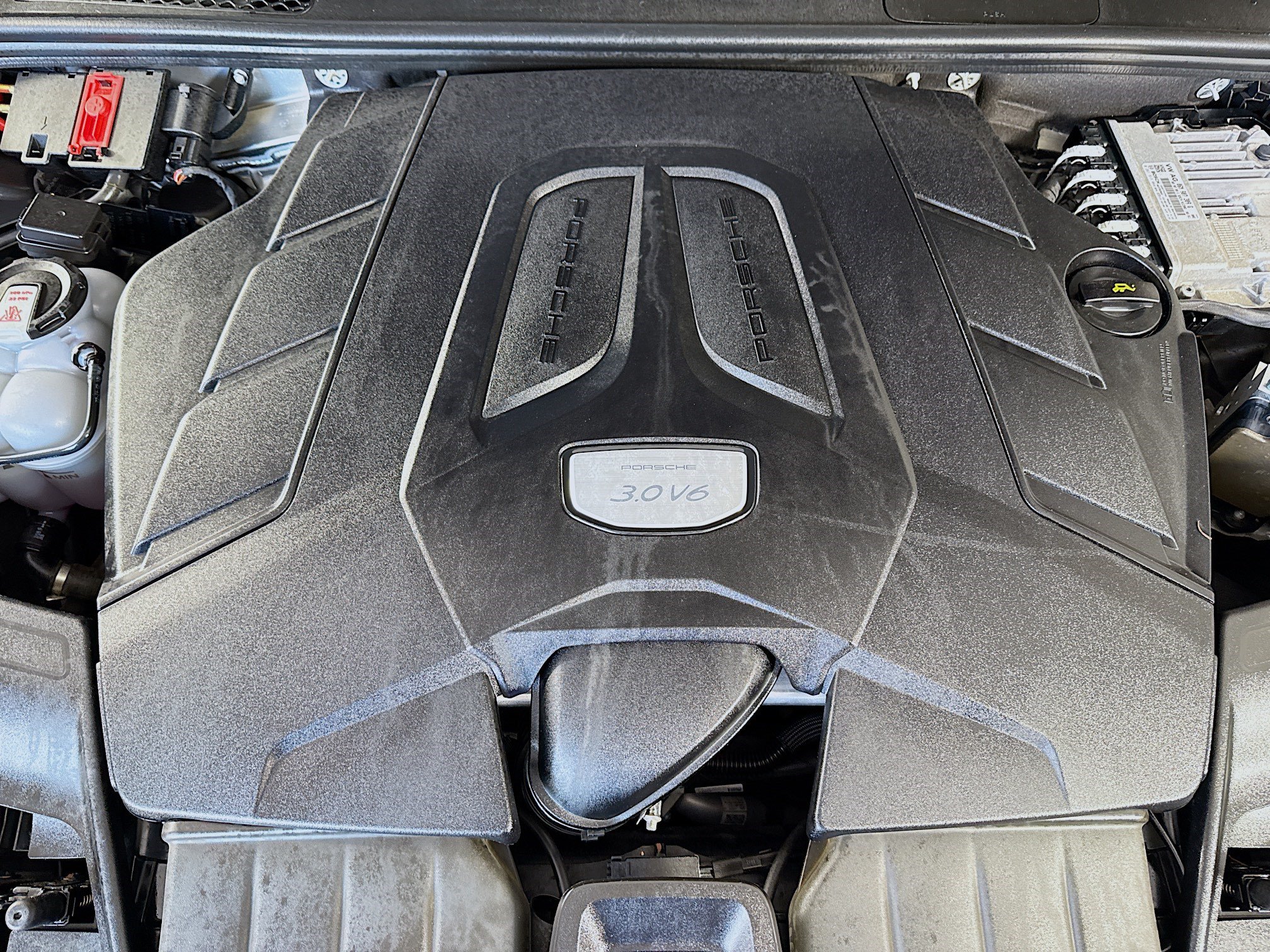Used 2023 Porsche Cayenne AWD/4WD image 38