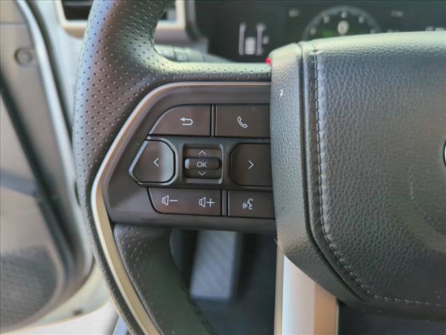 Certified 2025 Toyota 4Runner SR5 AWD/4WD image 15