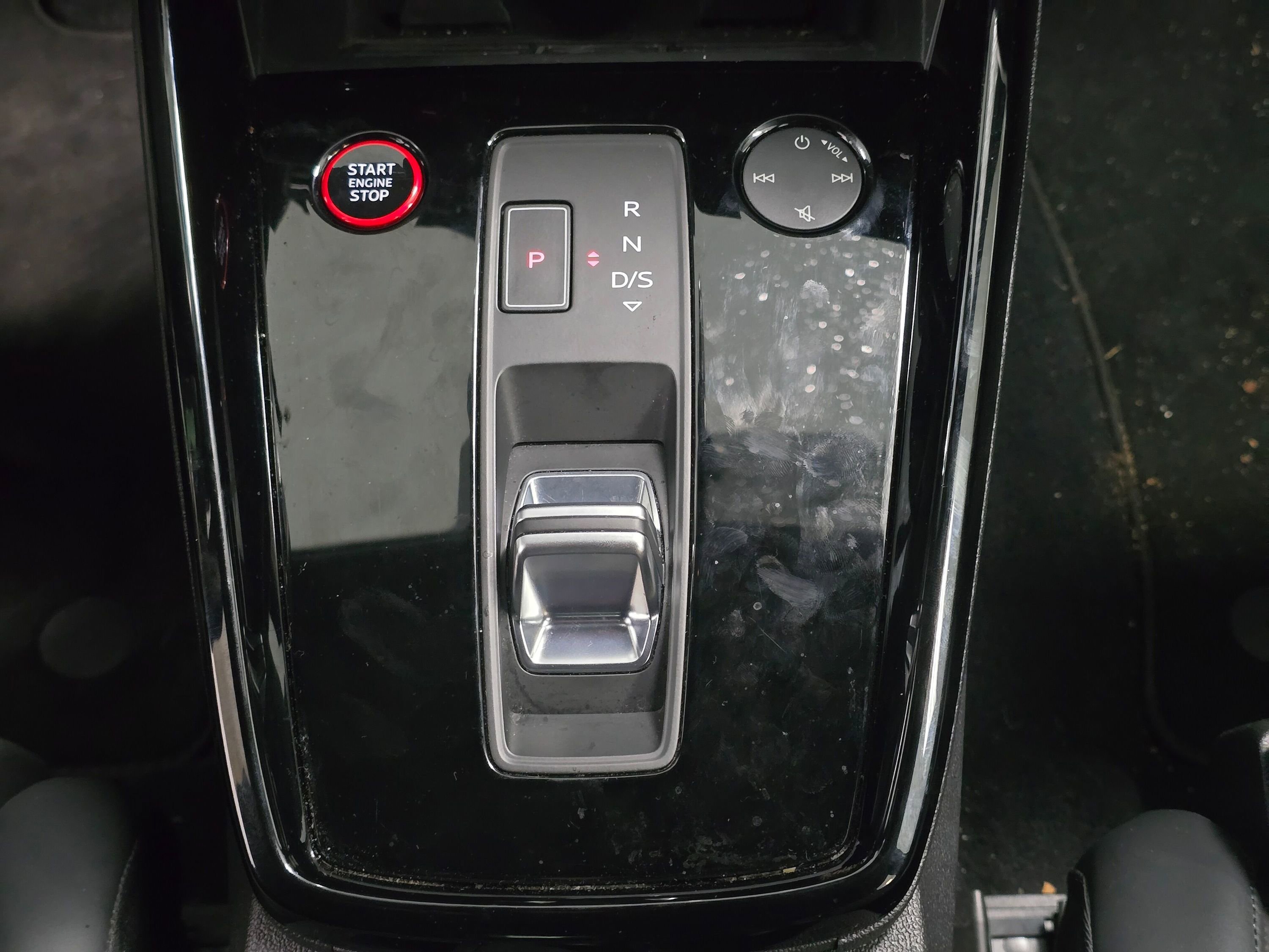 Used 2024 Audi RS 3 w/ Carbon Package image 16