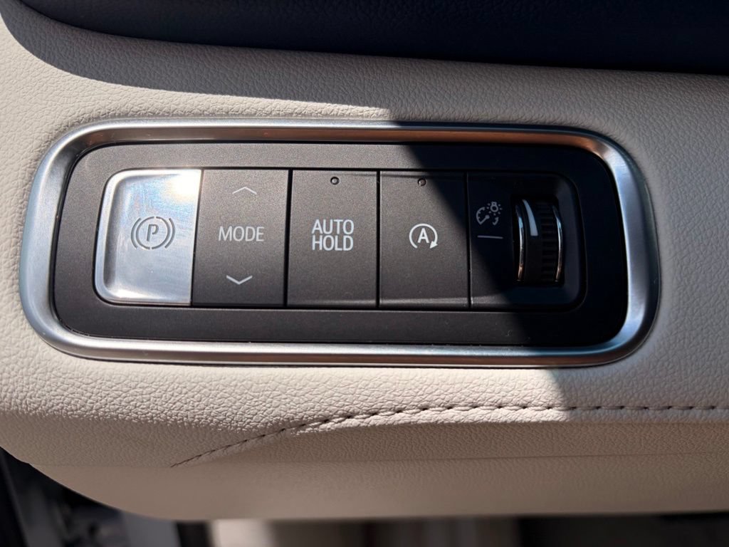 Used 2026 Buick Enclave Avenir w/ Super Cruise Package FWD image 35
