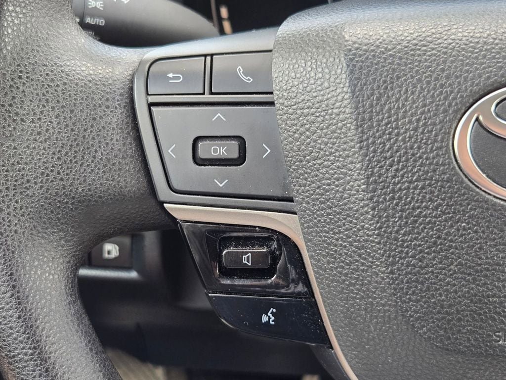 Used 2025 Toyota Camry LE FWD image 19