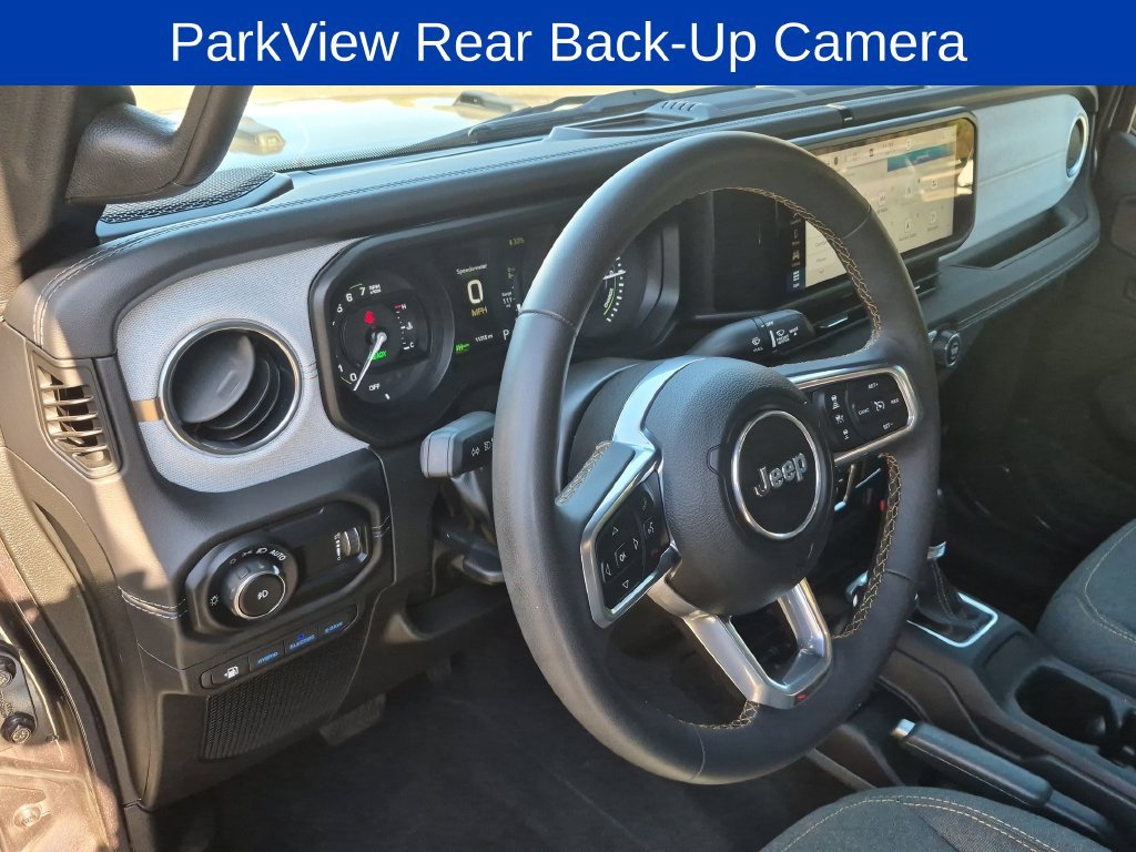Used 2024 Jeep Wrangler Unlimited Sahara AWD/4WD image 12