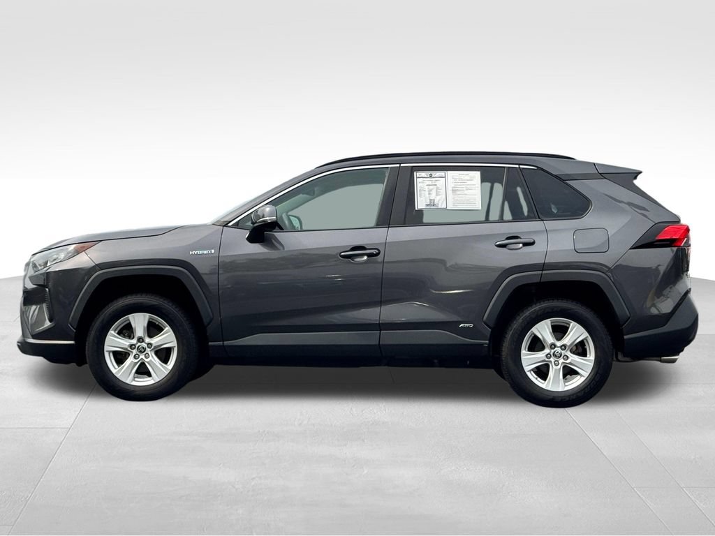 Used 2021 Toyota RAV4 LE AWD/4WD image 4