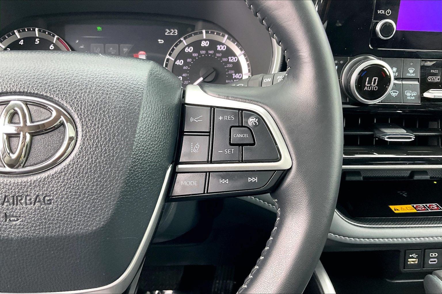 Used 2026 Toyota Highlander XLE AWD/4WD image 24