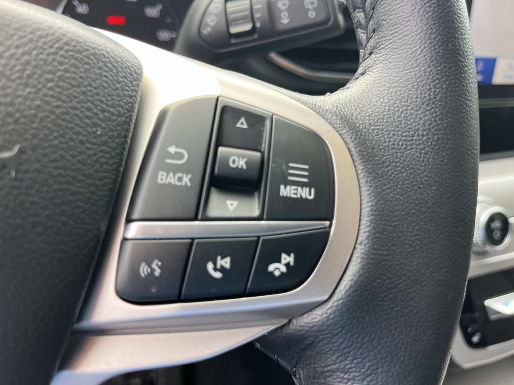 Used 2024 Ford Explorer XLT w/ Equipment Group 202A AWD/4WD image 38