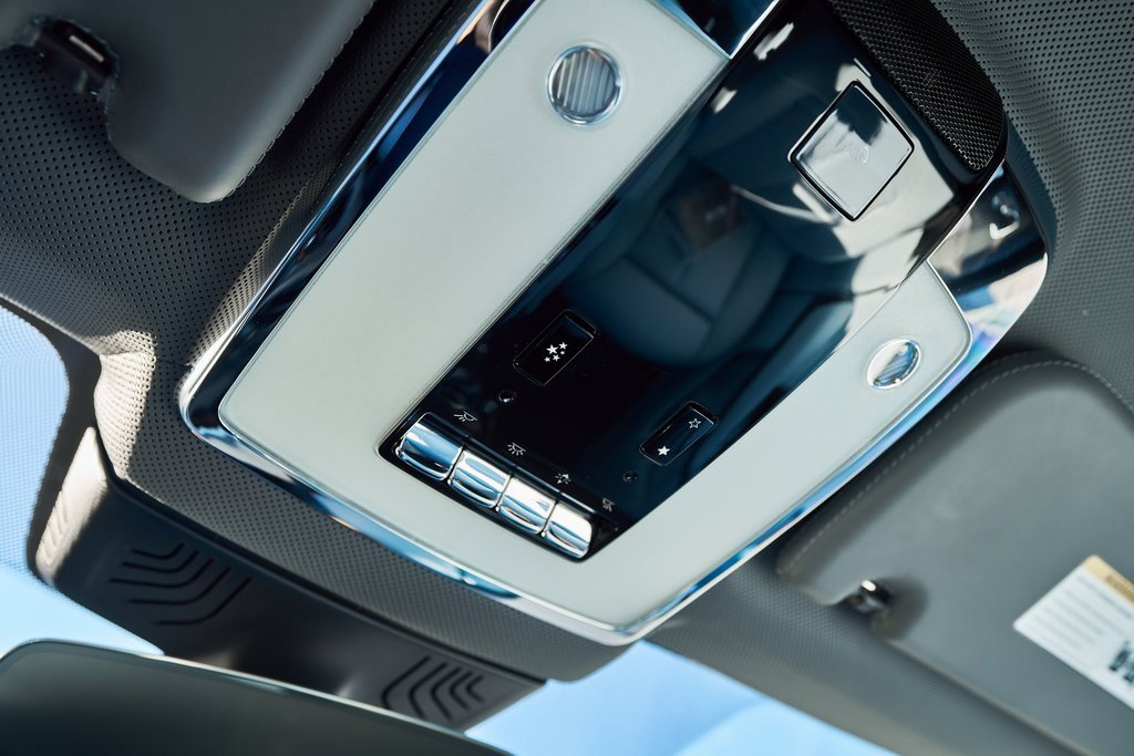 Used 2022 Rolls-Royce Cullinan Black Badge w/ Dark Exterior Package image 77