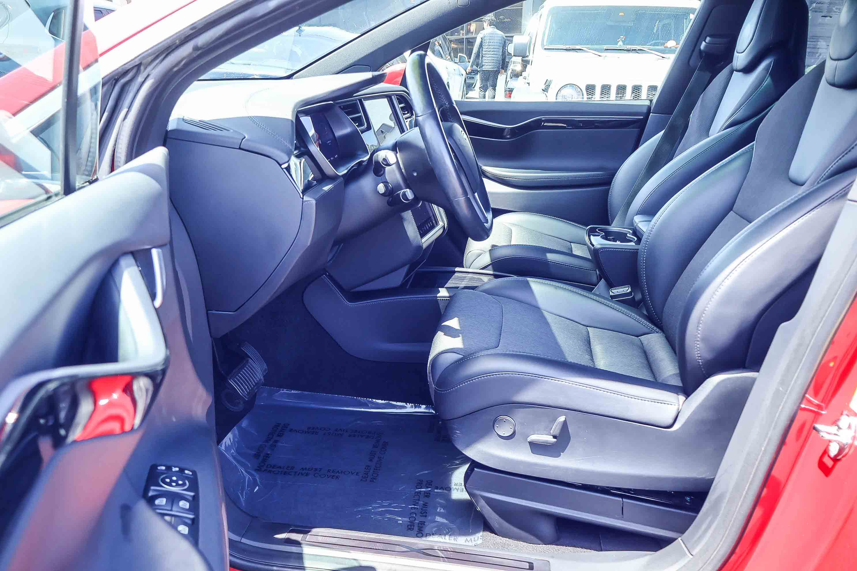 Used 2018 Tesla Model X 75D AWD/4WD image 2