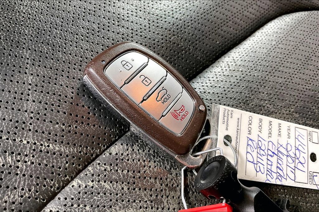 Used 2017 Hyundai Elantra Limited image 9