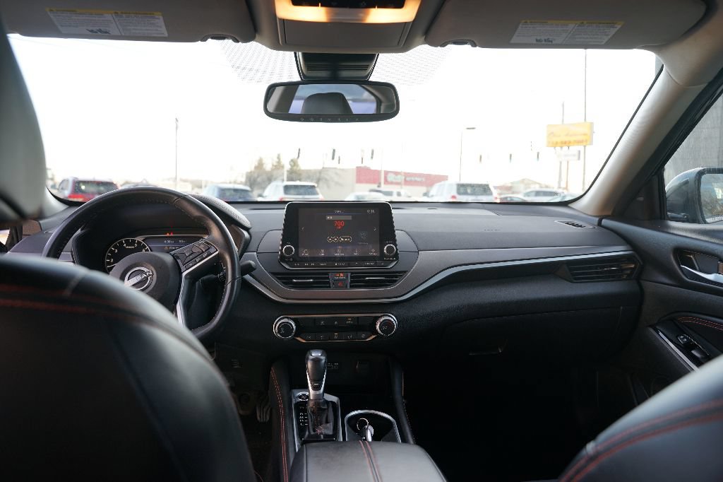 Used 2023 Nissan Altima 2.5 SR FWD image 13