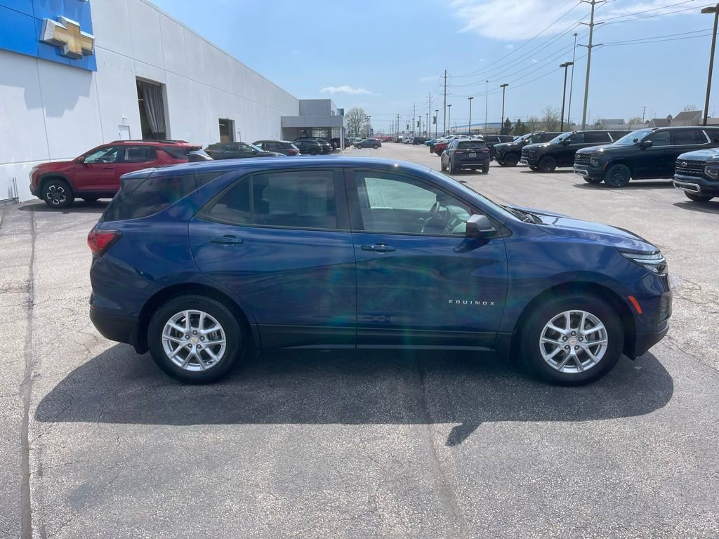 Used 2023 Chevrolet Equinox LS w/ LS Convenience Package FWD image 8