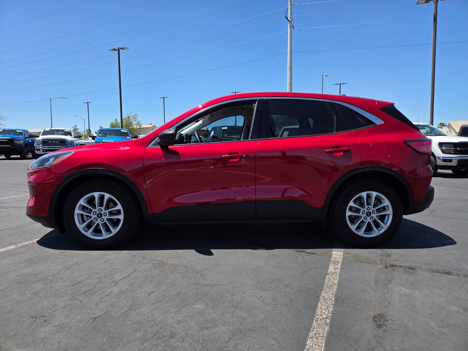Certified 2022 Ford Escape SE w/ Convenience Package FWD image 3