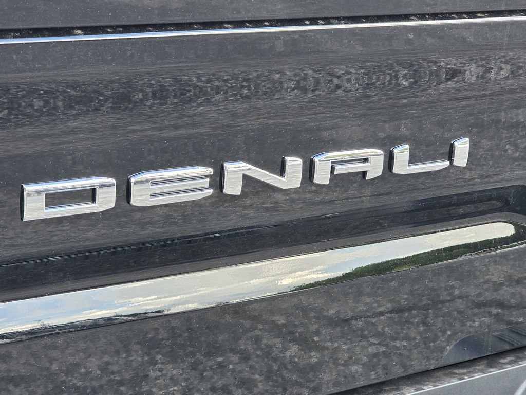 New 2025 GMC Sierra 1500 Denali image 9
