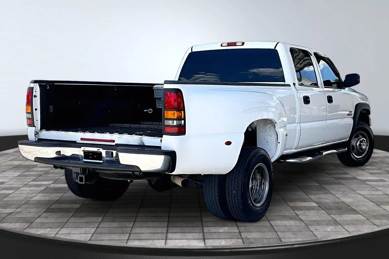 Used 2002 Chevrolet Silverado 3500 LT RWD image 6