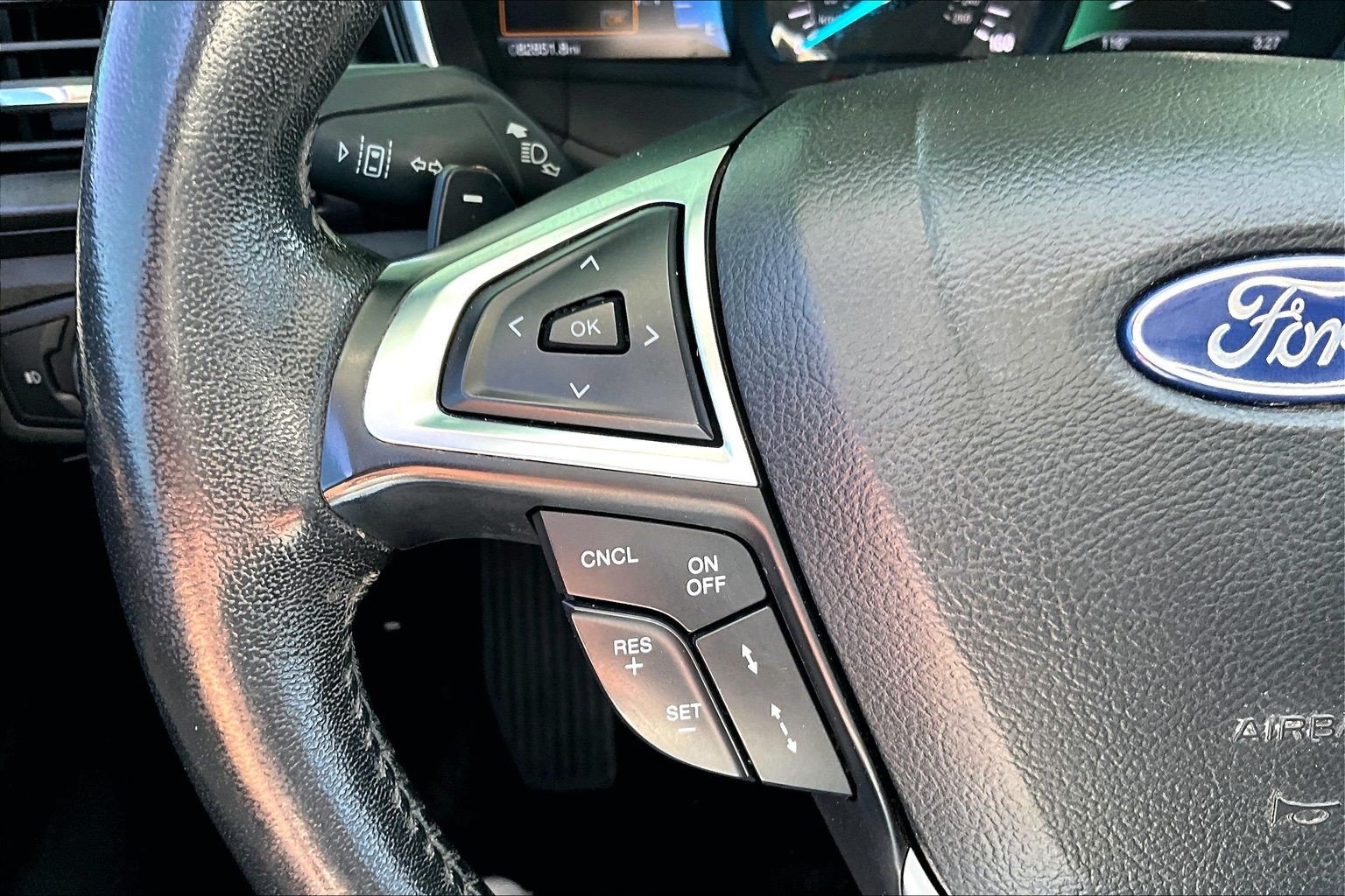 Used 2020 Ford Fusion Titanium AWD/4WD image 18