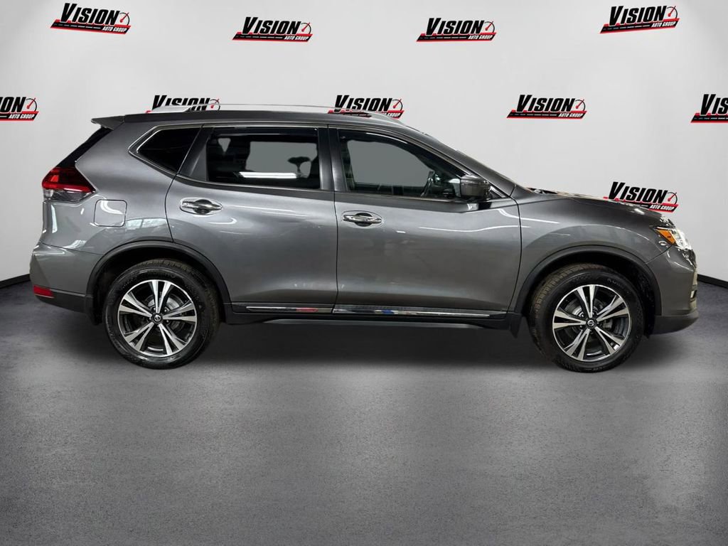 Used 2018 Nissan Rogue SL w/ Premium Package image 4